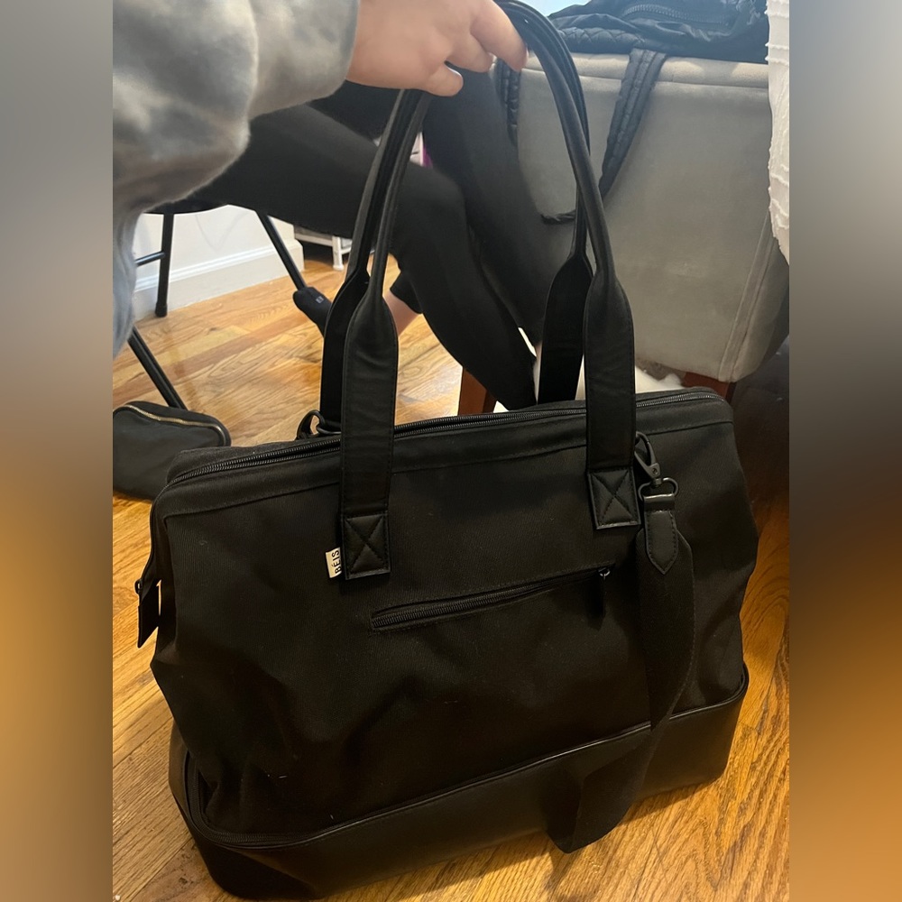 Great condition Beis Weekender bag in black